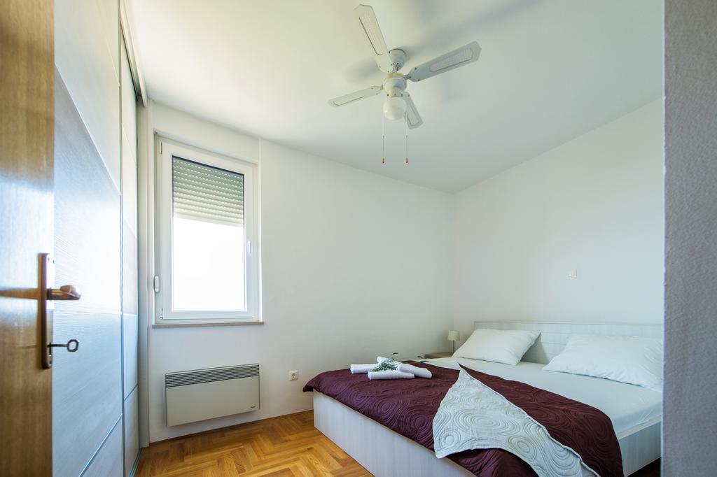 Apartment Dominik Podstrana Exterior photo
